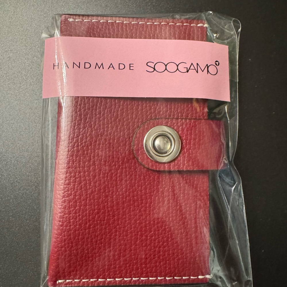 SOOGAMO Red Leather Wallet